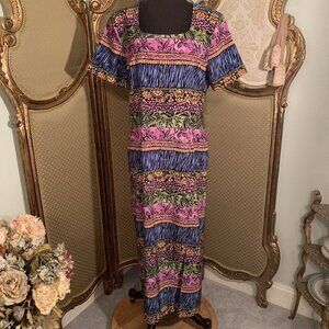 Sag Harbor. Size 12. Polyester Shift Sheath. Floral. Short Sleeve. B88